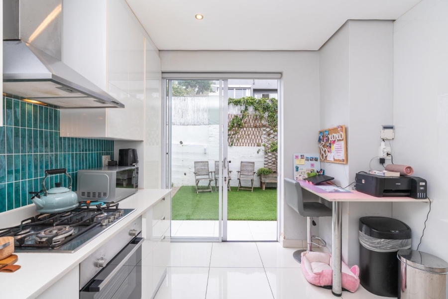 2 Bedroom Property for Sale in Green Point Western Cape